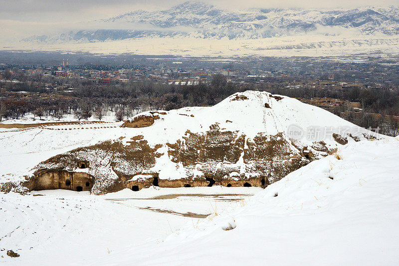 Takht-i Rustam洞穴修道院，Haibak市和山区，Samangan省，阿富汗